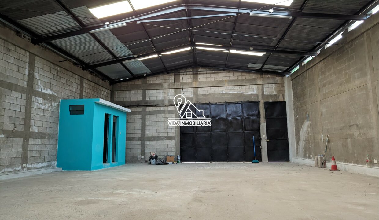 Bodega de 154 m2 en Xela, zona 2 - 1