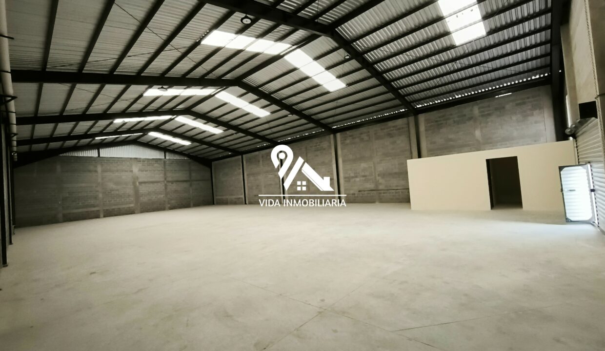 Bodega de 600 + 300 m2 en Quetzaltenango 3