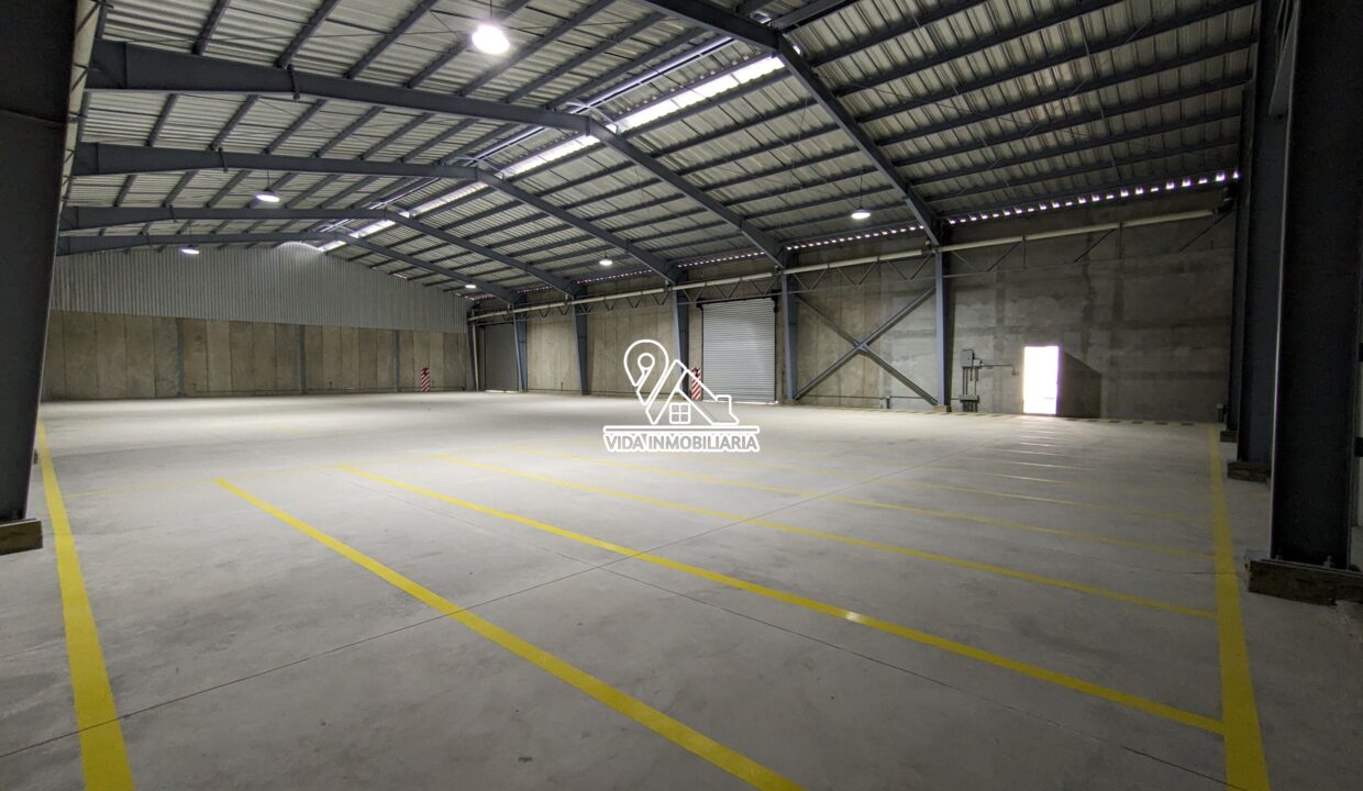 Bodega en Quetzaltenango 840 + 120 m2 1.4