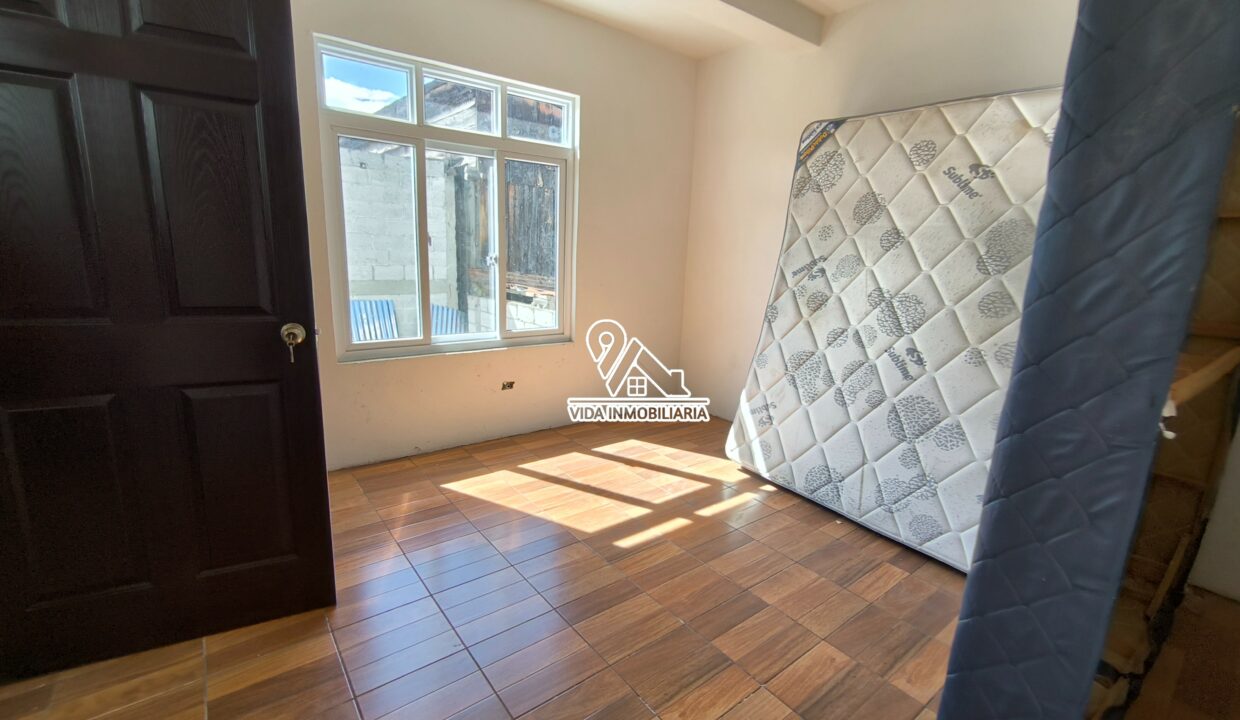 Casa en venta en Xela, cerca del parque central 12