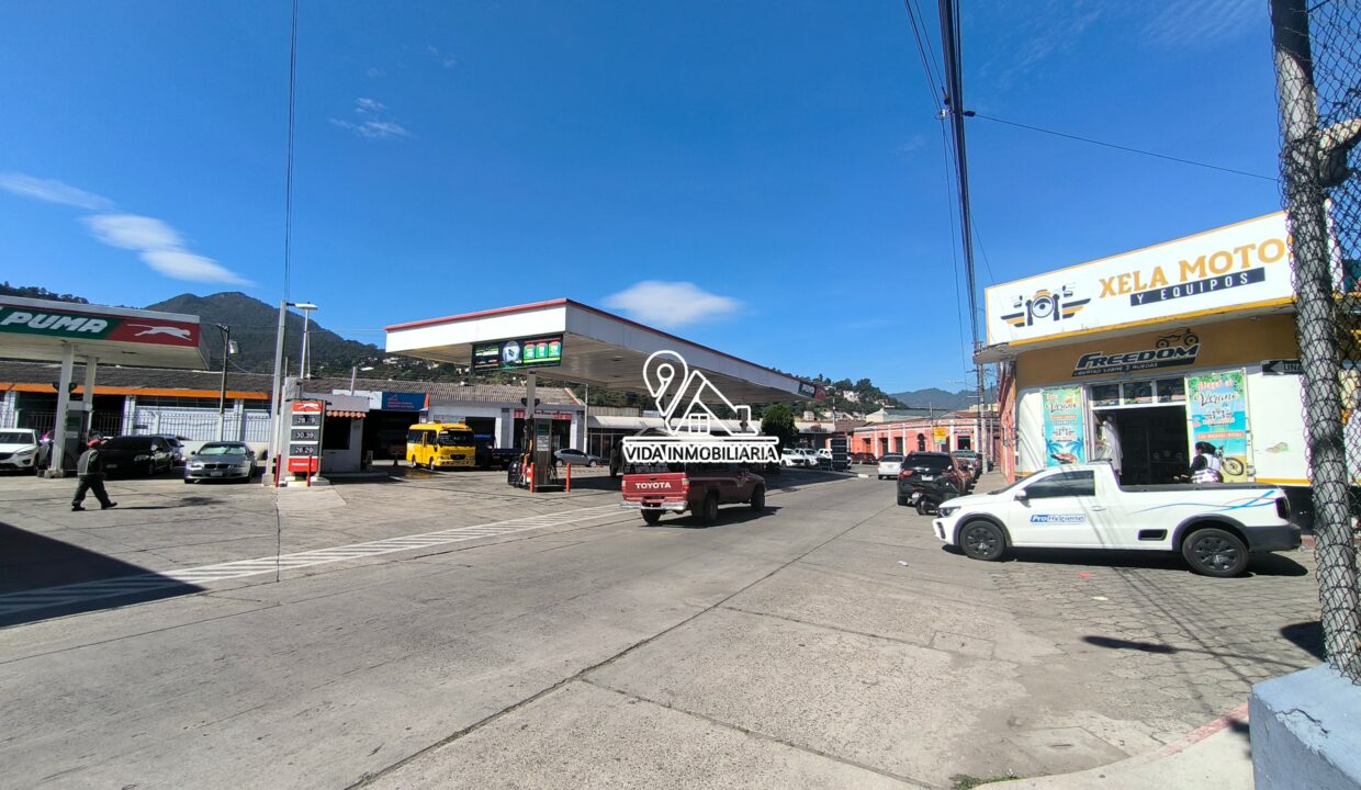 Casa en venta en Xela, cerca del parque central 15